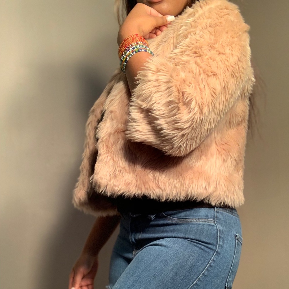 Pink/nude cropped faux fur jacket